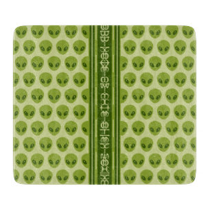 Planche À Découper Motif Alien vert mignon avec votre nom dans Glyphe