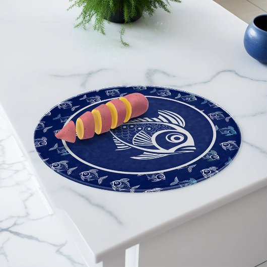 Planche À Découper Poisson Blanc Dans La Mer Bleue Profonde