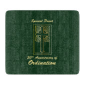 Planche À Découper Prêtre 50e anniversaire de l'ordination look cuir (Devant)