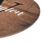 Planche À Découper Rustic Wood Nom de famille Monogram Mariage Date (Coin)