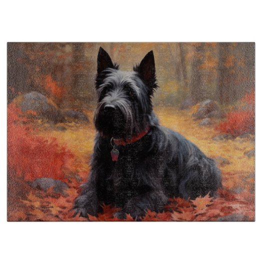 Planche À Découper Scottish Terrier dans les feuilles d'automne tombé (Devant)