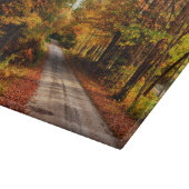 Planche À Découper Sentier boisé avec feuillage d'automne (Coin)
