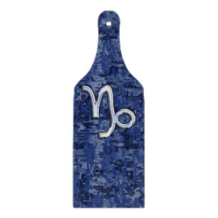 Planche À Découper SYMBOLE Zodiaque Capricorne sur Camo numérique ble