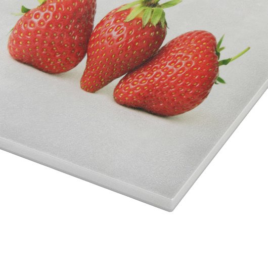 Planche À Découper Trois Fraises Sur Blanc Cbcna (Coin)