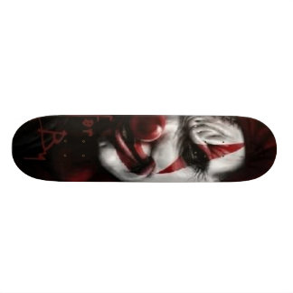 Planches à roulettes mauvaises de clown