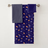 Planets stars pattern blue dark gray set Towel (En situation)
