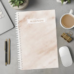 Planificateur de marbre de pêche personnalisé<br><div class="desc">Élevez votre organisation avec cet élégant planificateur qui présente une pêche douce et un design en marbre rose. L'option de nom personnalisable ajoute une touche personnelle, ce qui en fait un cadeau unique et réfléchi. Parfait pour la femme moderne qui apprécie une touche de sophistication, ce planificateur offre un grand...</div>
