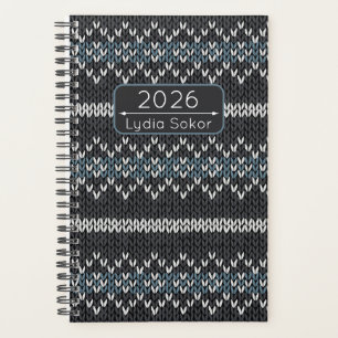 Planificateur en tricot gris et bleu à nom personn