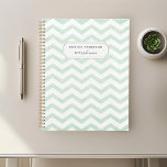 Planificateur géométrique moderne Mint Green Motif<br><div class="desc">Carnet de planificateur personnalisé avec motif zig zag/chevron vert menthe pastel et nom personnalisé.</div>