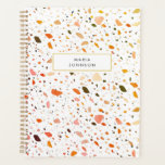Planificateur Motif Terrazzo du désert<br><div class="desc">Un planificateur avec un motif en terrazzo aux couleurs inspirées du désert à l'avant et à l'arrière.  Personnalisez avec le nom à l'avant.</div>