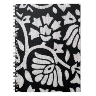 Planten en bloemen, abstract op een zwart  notitieboek