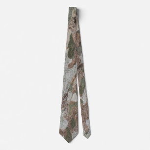 Plantenboomcamouflage ziet uit op barstpatroon stropdas