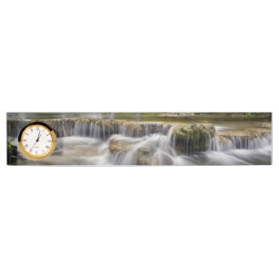 Plaque de bureau avec horloge/cascades
