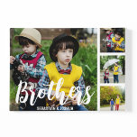 Plaque de collage photo Customisée par les frères<br><div class="desc">Cette plaque de collage photo moderne est le cadeau parfait pour votre frère, avec 4 de vos photos préférées, les frères texte dans une police de texte amusante, puis personnalisez avec vos noms. Fantastique comme noël, graduation, galatines, anniversaire ou cadeau pour toute autre occasion spéciale, le style de police, la...</div>