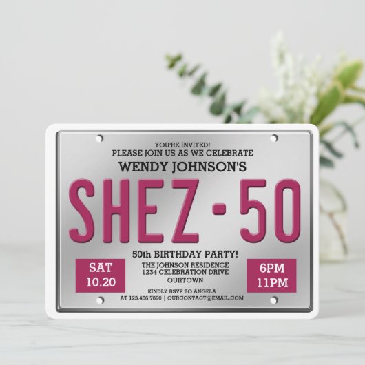 Plaque de licence rose 50e anniversaire Invitation (Debout devant)