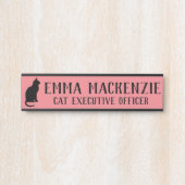 Plaque de nom de chat rose suspendue à la porte (Devant)