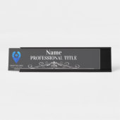 Plaque de nom noir personnalisable avec logo et sl (Devant)