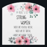 Plaque De Porte Voici une citation de femmes fortes Aquarelle Flor<br><div class="desc">La citation inspirante 'Here's to Strong Woman' enfermée dans une belle aquarelle rose et gris design floral. Envoyez un peu d'amour à n'importe quelle femme/fille de votre vie. Célébrez la Journée internationale de la femme ! Beau cadeau mariage,  cadeau d'anniversaire,  cadeau d'anniversaire,  cadeau d'anniversaire,  cadeau de servante.</div>