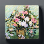 Plaque de roses roses Van Gogh<br><div class="desc">Plaque Van Gogh Pink Roses. Peinture à l'huile sur toile de 1890. Vincent Van Gogh a peint un certain nombre de belles peintures roses, préférant les fleurs rose pâle par-dessus tout les autres. Rose Roses Still Life est un joli tableau de fleurs représentant des roses rose pâle dans un vase....</div>