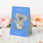 Plaque De Table Caricature joyeux koala agitant (In SItu (Mariage))