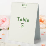 Plaque De Table Carte de numéro de tableau simple moderne Mariage<br><div class="desc">Créez des cartes de numéro de table avec les monogrammes souhaités et la date spéciale. Très claire teinte jaune avec police verte. Simple et moderne. Parfait avec les fournitures mariages de la collection Romantic Tree Design. Ajoutez le monogramme de votre couple, la date du mariage et le numéro du tableau....</div>