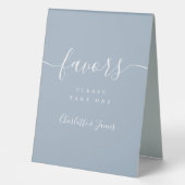 Plaque De Table Dusty Bleu Élégant Script Mariage Faveurs Table (Recto)