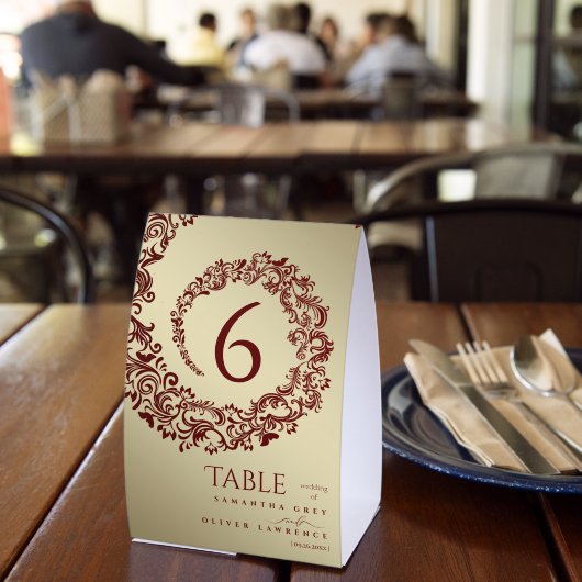 Plaque De Table Elégant Red and Gold Mariage damassé Numéro de tab (Insitu (restaurant))