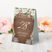 Plaque De Table Elégant Roses Blanches Dentelle Mariage en bois ru (In SItu (Mariage))