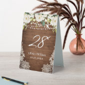 Plaque De Table Elégant Roses Blanches Dentelle Mariage en bois ru (En SItu (Tableau))