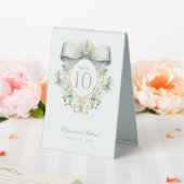 Plaque De Table Élégante crête avec Sage Green Bow Numéro de table (In SItu (Mariage))