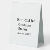 Plaque De Table Elle l'a fait diplômée ajouter nom classe de texte (Verso)