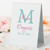 Plaque De Table Félicitations nom de diplômé monogramme vert rose (In SItu (Mariage))