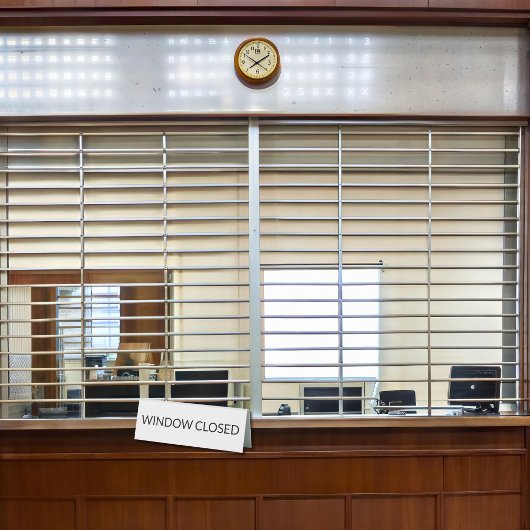 Plaque De Table Fenêtre fermée en blanc