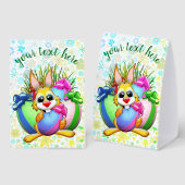Plaque De Table Funny Bunny biting an Easter Egg (Recto/verso)
