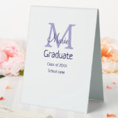 Plaque De Table Gradué ajouter nom monogramme violet simple m mini (In SItu (Mariage))