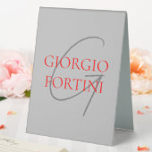 Plaque De Table Gris Rouge Votre nom Monogramme initial Moderne (In SItu (Mariage))