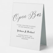 Plaque De Table Open Bar Black & White Script Mariage personnalisé (Verso)