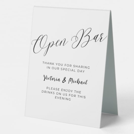 Plaque De Table Open Bar Black & White Script Mariage personnalisé (Verso)