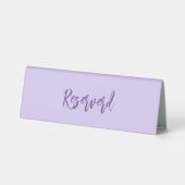 Plaque De Table Réservé violet lavande violet script violet élégan (Recto)