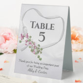 Plaque De Table Ruban de coeur de mariage blanc avec des fleurs (In SItu (Mariage))