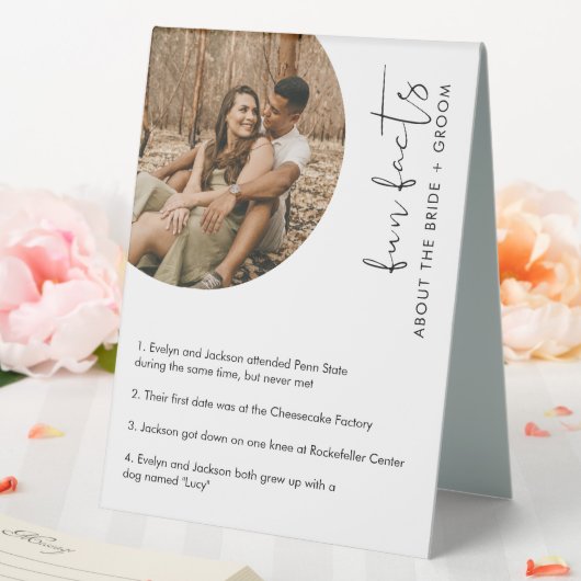 Plaque De Table STELLA Fun Facts About the Bride and Groom Card (In SItu (Mariage))