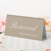 Plaque De Table Taupe moderne et Mariage de script blanc Réservé (In SItu (Mariage))