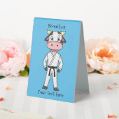 Plaque De Table Vache mignonne en combinaison kung fu (In SItu (Mariage))