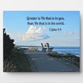 Plaque Photo 1 Jean 4:4 (Devant)