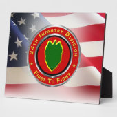 Plaque Photo 24e division d'infanterie "Première à combattre" (Côté)