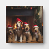 Plaque Photo Airedale près de la cheminée Noël (Devant)
