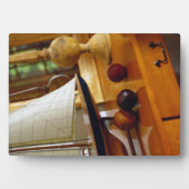 Plaque Photo Balle Antique Sur Table Par Un Modèle De Voilier (Devant)