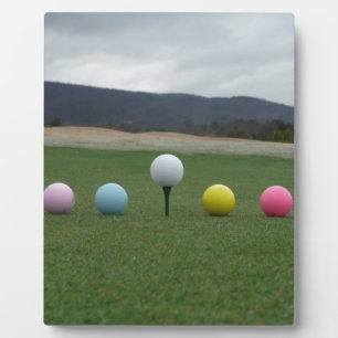 Plaque Photo Ballons de golf aux couleurs vives sur une montagn