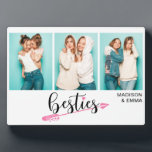 Plaque Photo Besties Best Friends Trois Photo Nom Personnalisé<br><div class="desc">Ce design moderne comprend trois de vos photos préférées avec le texte "besties" dans la typographie amusante avec vos noms personnalisés. Personnalisé en modifiant le texte dans les zones de texte fournies. #photo #cadeaux photographiques #cadeaux #cadeaux #cadeaux #cadeaux #cadeaux #cadeaux #cadeaux #cadeaux #cadeaux #cadeaux #cadeaux #cadeaux #cadeaux personnalisés #nom #cadeaux...</div>