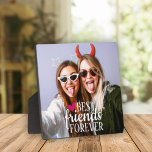 Plaque Photo BFF photo Meilleurs amis pour toujours moderne<br><div class="desc">Plaque photo moderne BFF avec une superposition tendance Best Friends Forever en lettrage moderne blanc décoré d'un coeur rose mignon. Facile à personnaliser en ajoutant votre photo préférée en modifiant le champ modèle.</div>